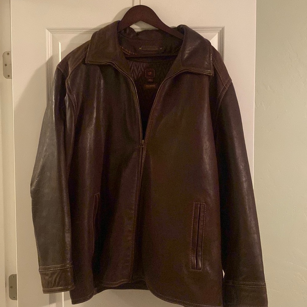 Men’s Wilson leather jacket with Thinsulate insulation.